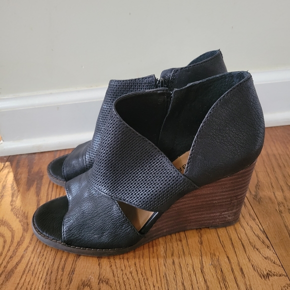 Lucky Peep Toe Wedges - Picture 5 of 7